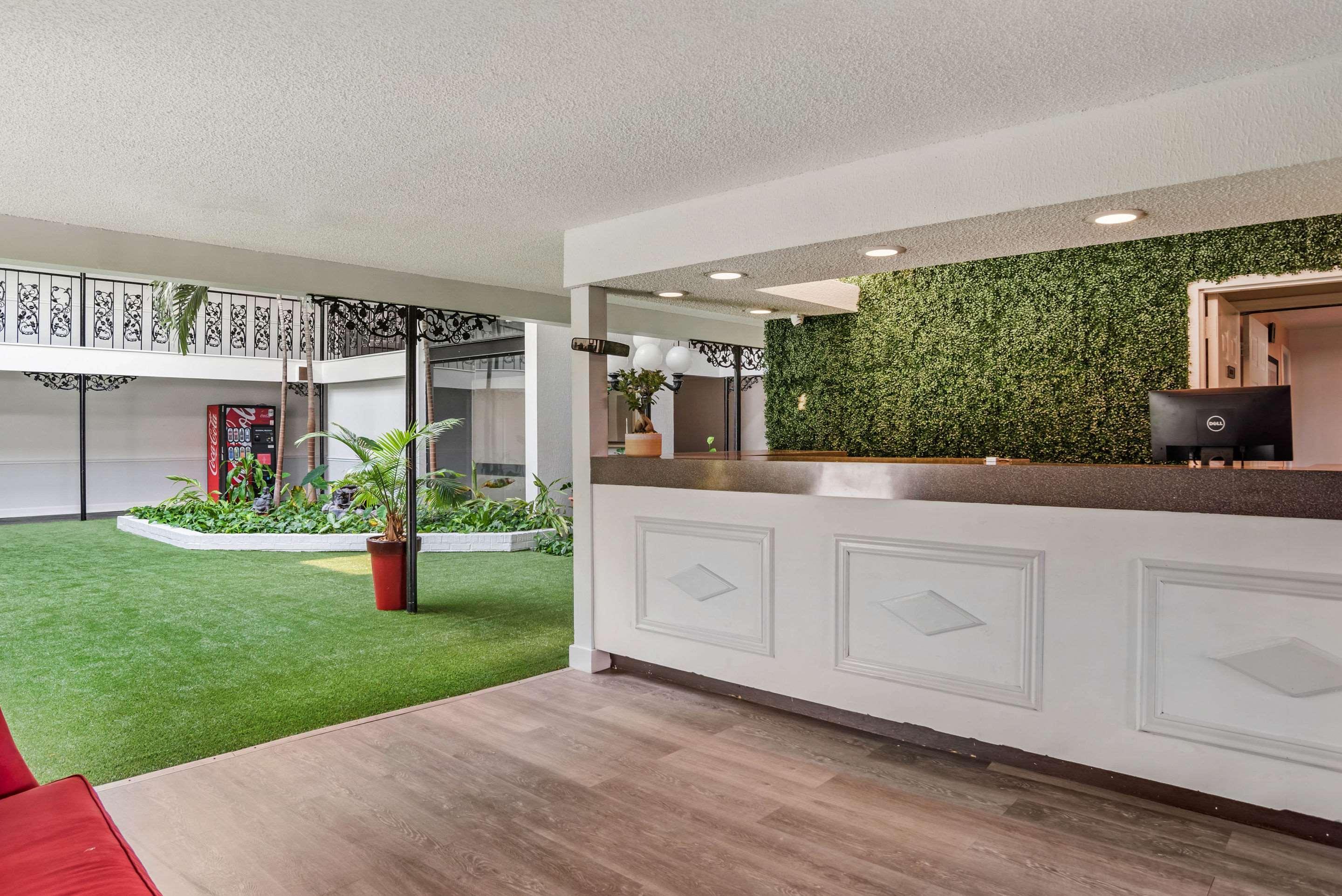 Baymont By Wyndham Montgomery Al Dış mekan fotoğraf